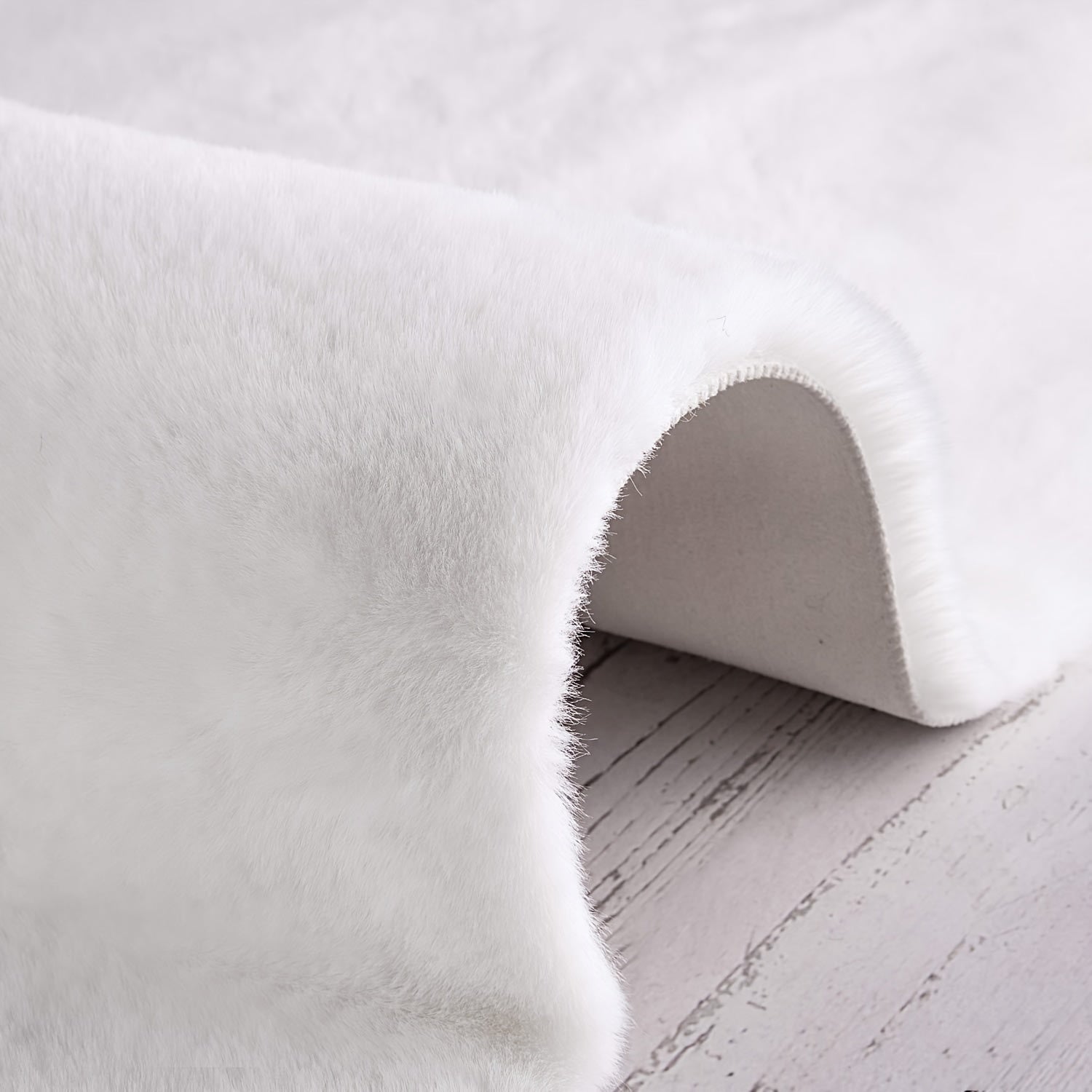 Ronde Pluche Vloermat – Crèmewit en Zacht, Ideaal voor Woonkamer en Slaapkamer