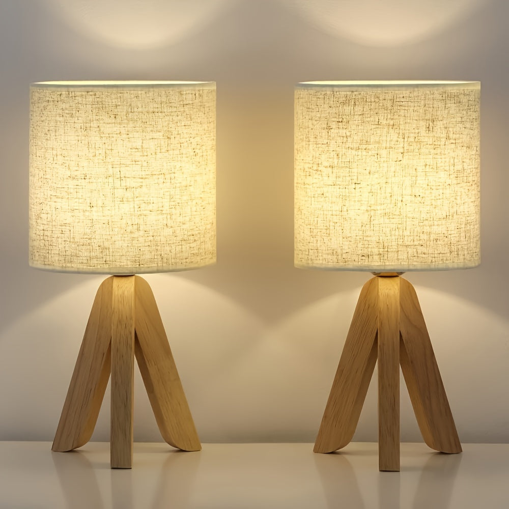 Minimalistische Tafellamp met Houten Tripod Basis en Stoffen Schaduw – Ideaal voor Slaapkamer en Kantoor