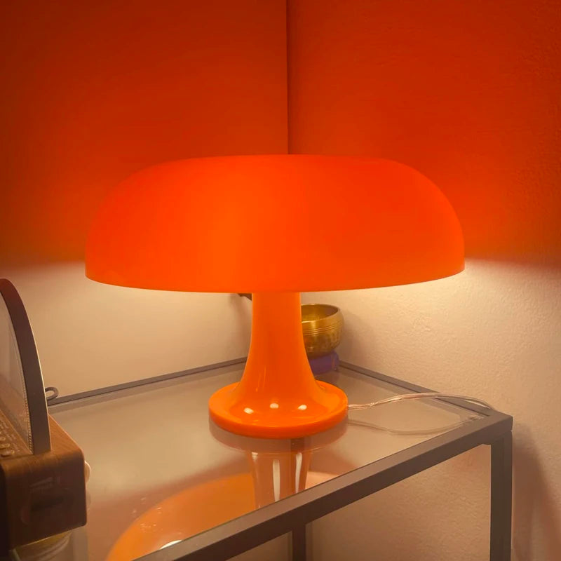 Moderne Tafellamp Goud - Minimalistisch Ontwerp voor Sfeervolle Verlichting