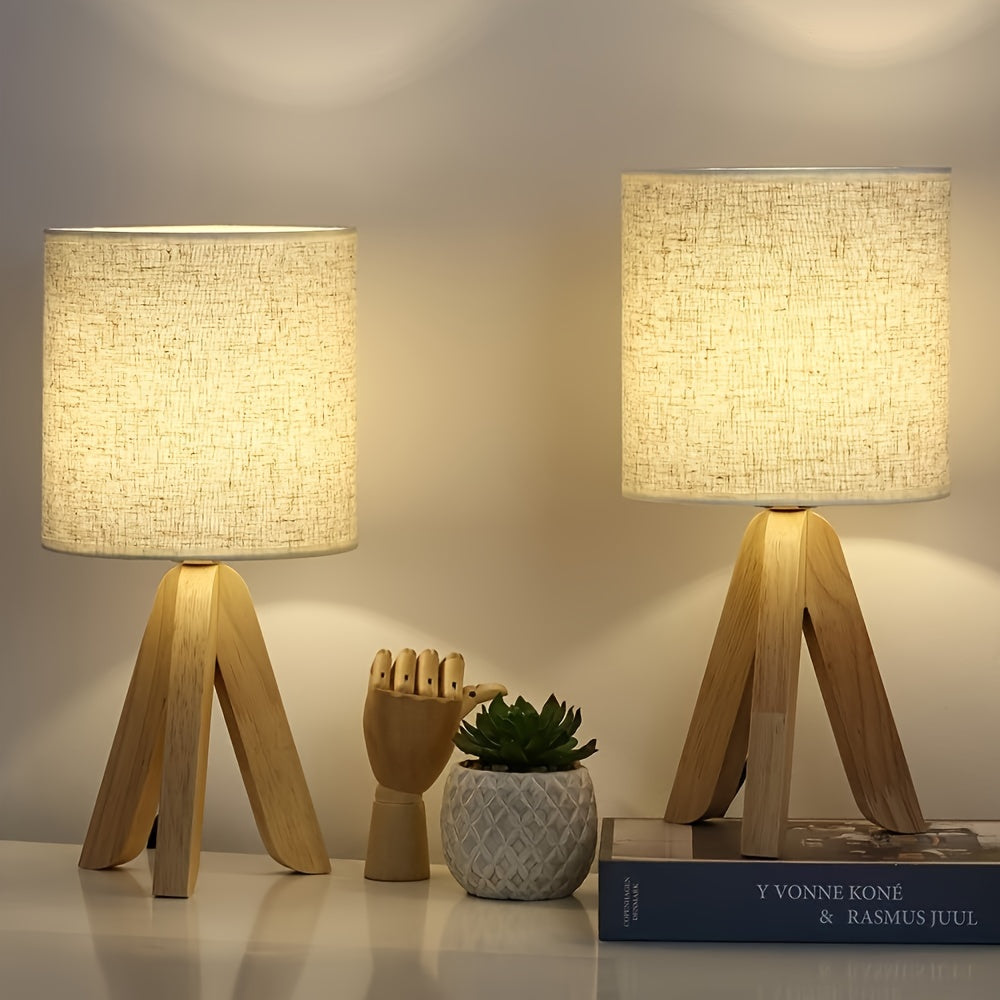 Minimalistische Tafellamp met Houten Tripod Basis en Stoffen Schaduw – Ideaal voor Slaapkamer en Kantoor