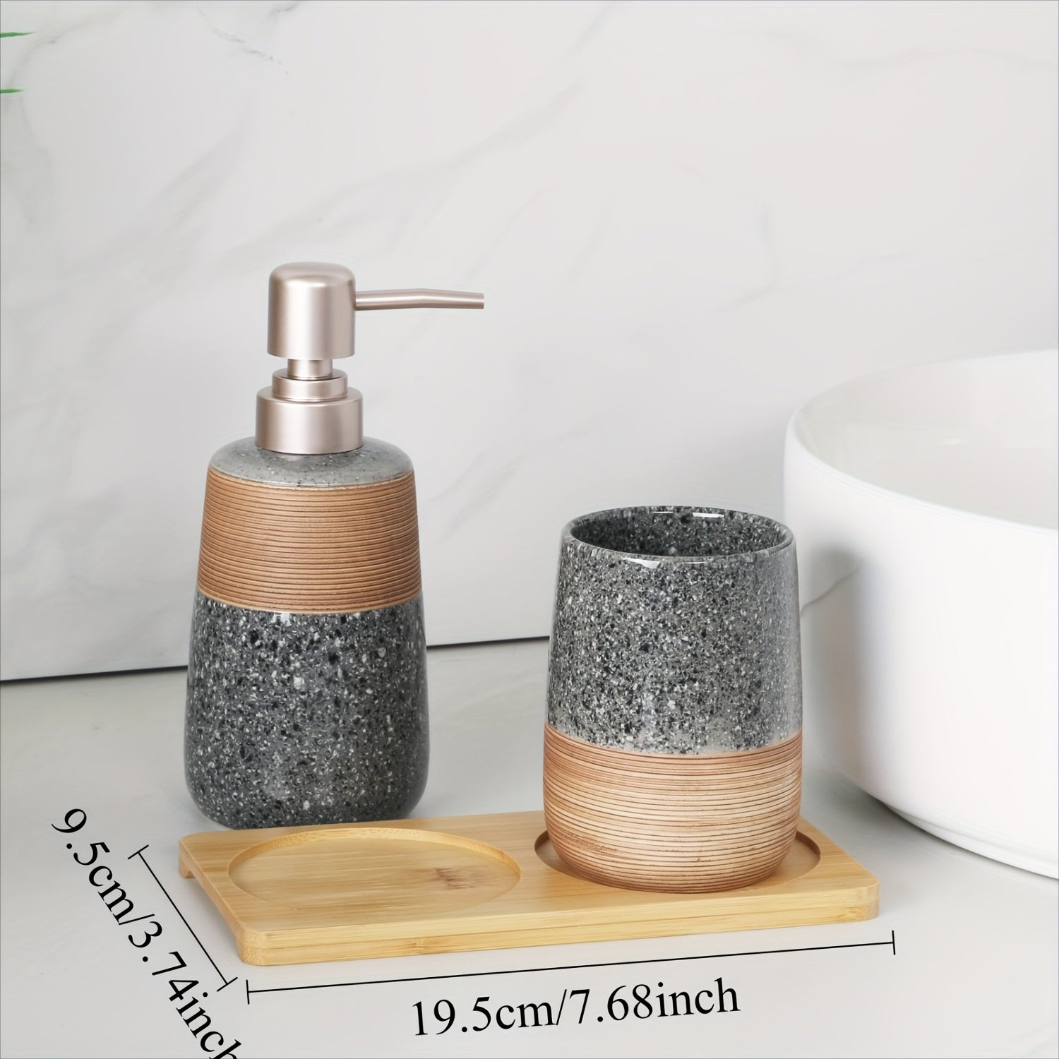 3-delige Keramische Badkamer Set met Mondwaterbeker, Lotionflesje en Houten Dienblad