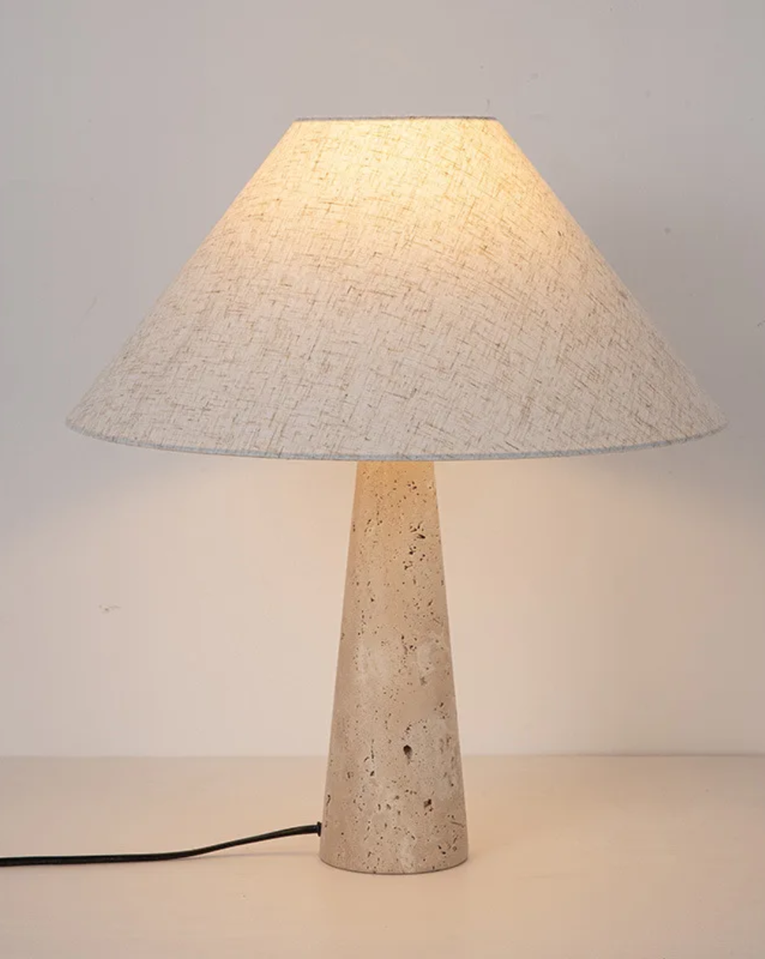 Japandi Travertine Tafellamp - linnen kap