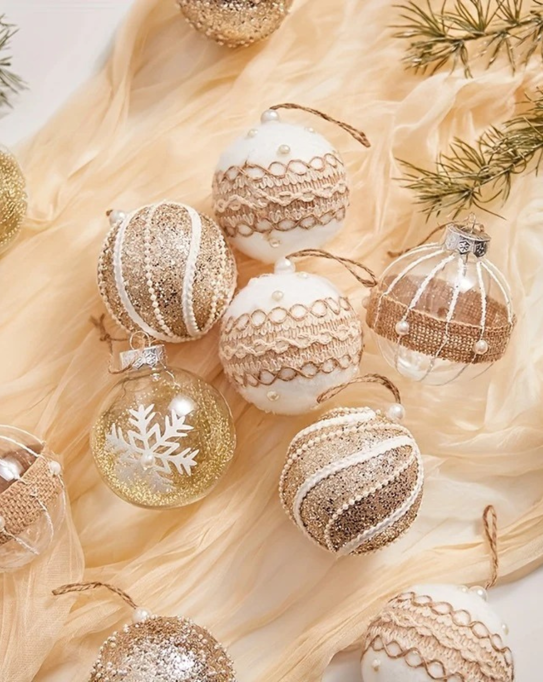 Set 9 moderne kerstballen Ø 8cm in gebreid-design