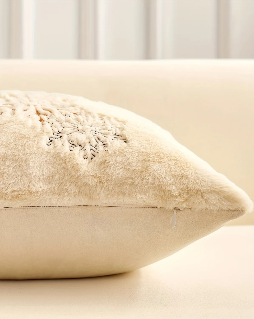 Witte Pluche feestelijke kussensloop