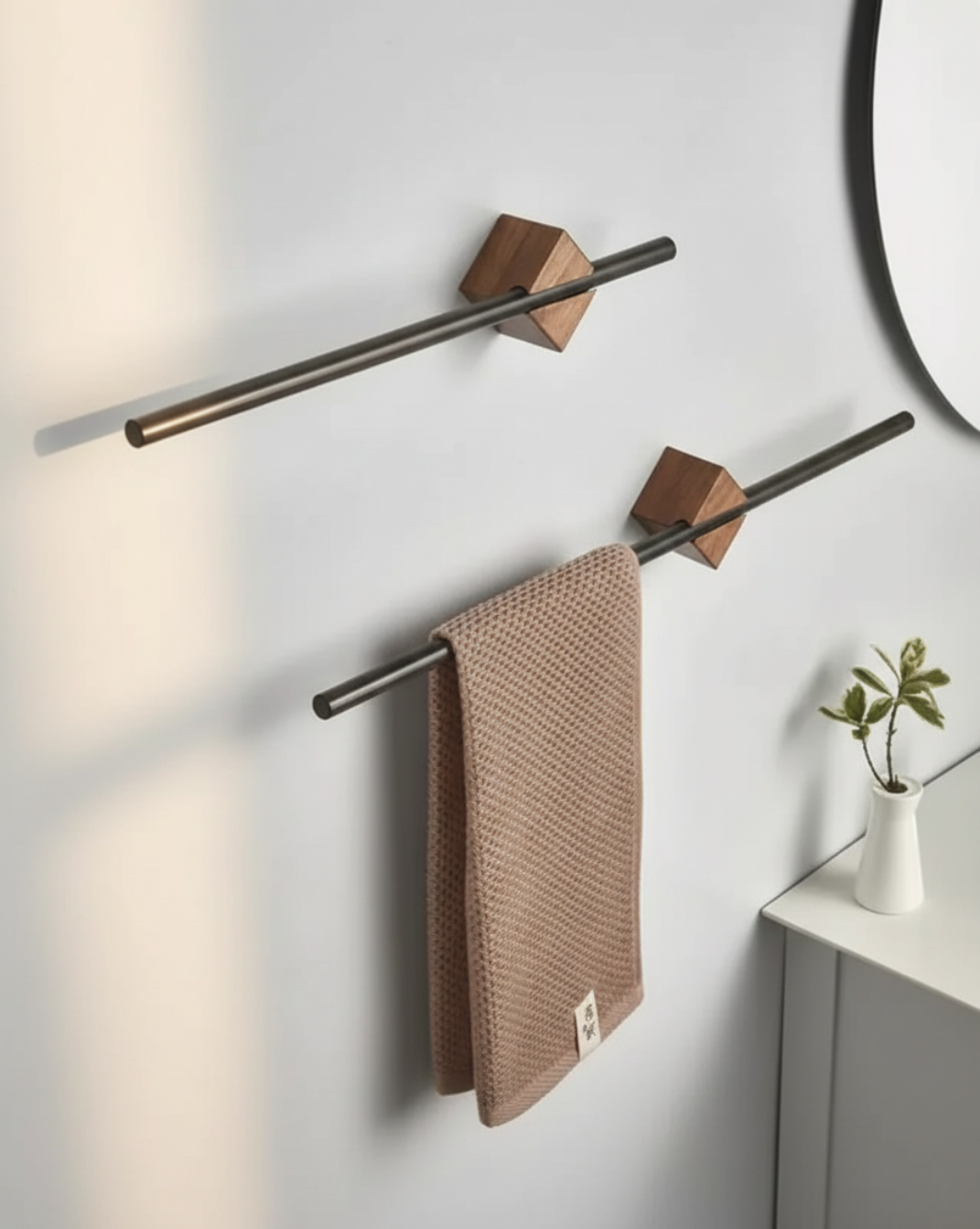 Uitschuifbaar Handdoekrek RVS – Verstelbare Wandmontage met Houtlook