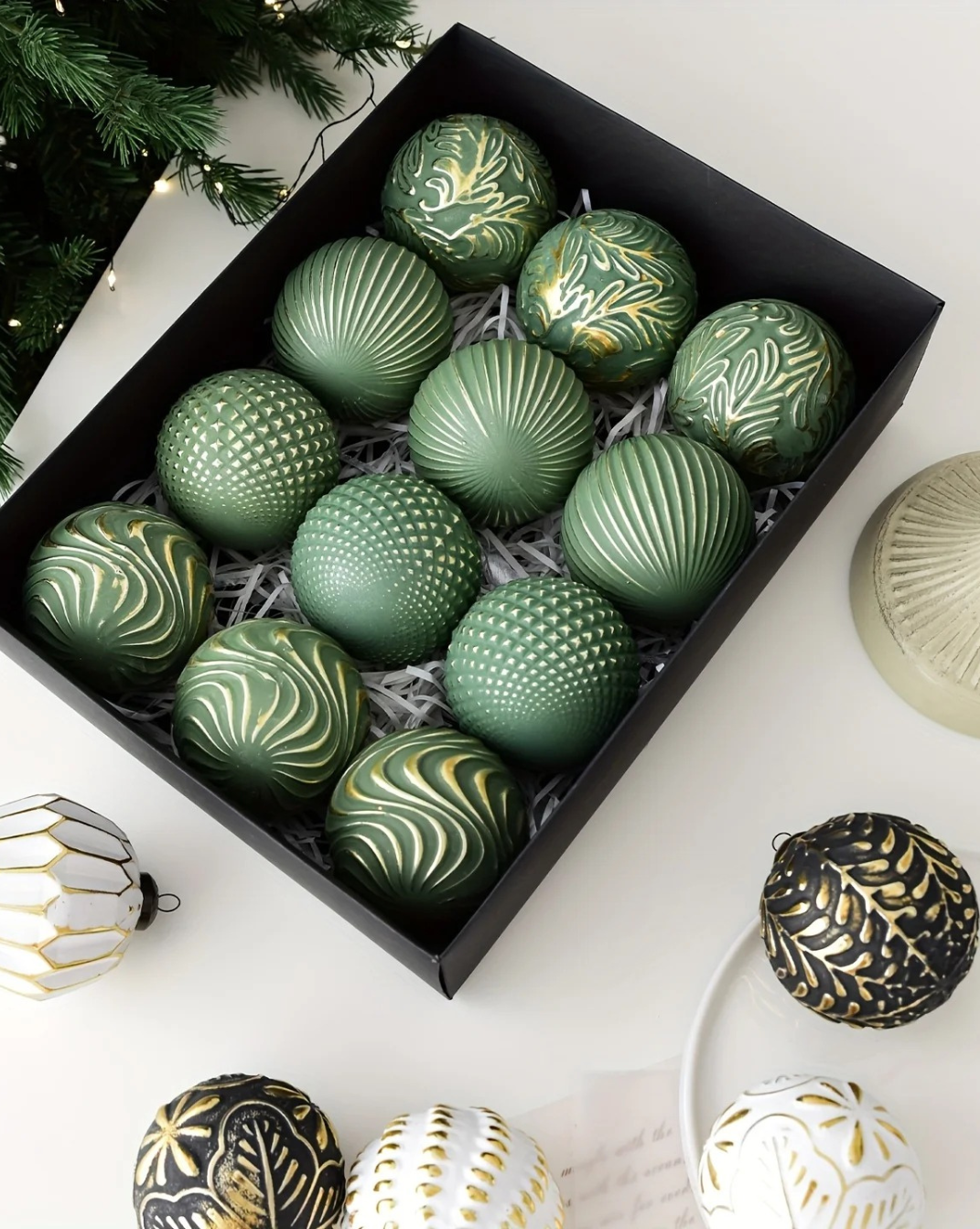 Feestelijke Luxe Kerstballen-Set – 12 Stuks – Elegant & Tijdloos
