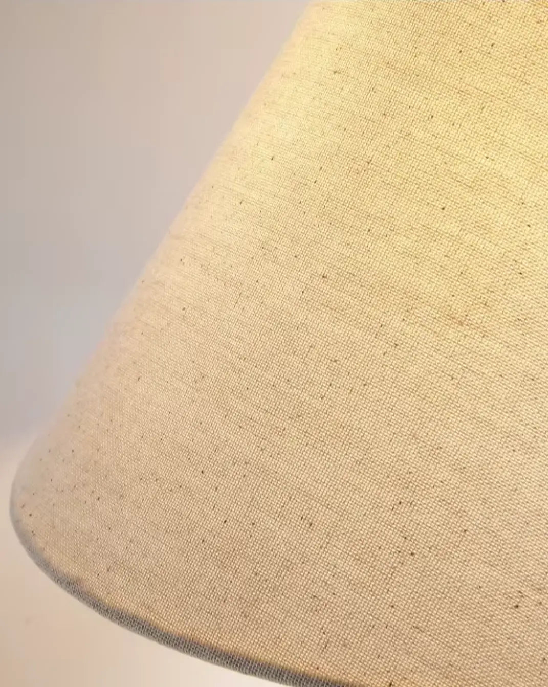 Travertijn Tafellamp – Gele Natuursteen & Stoffen Kap Maison Roze