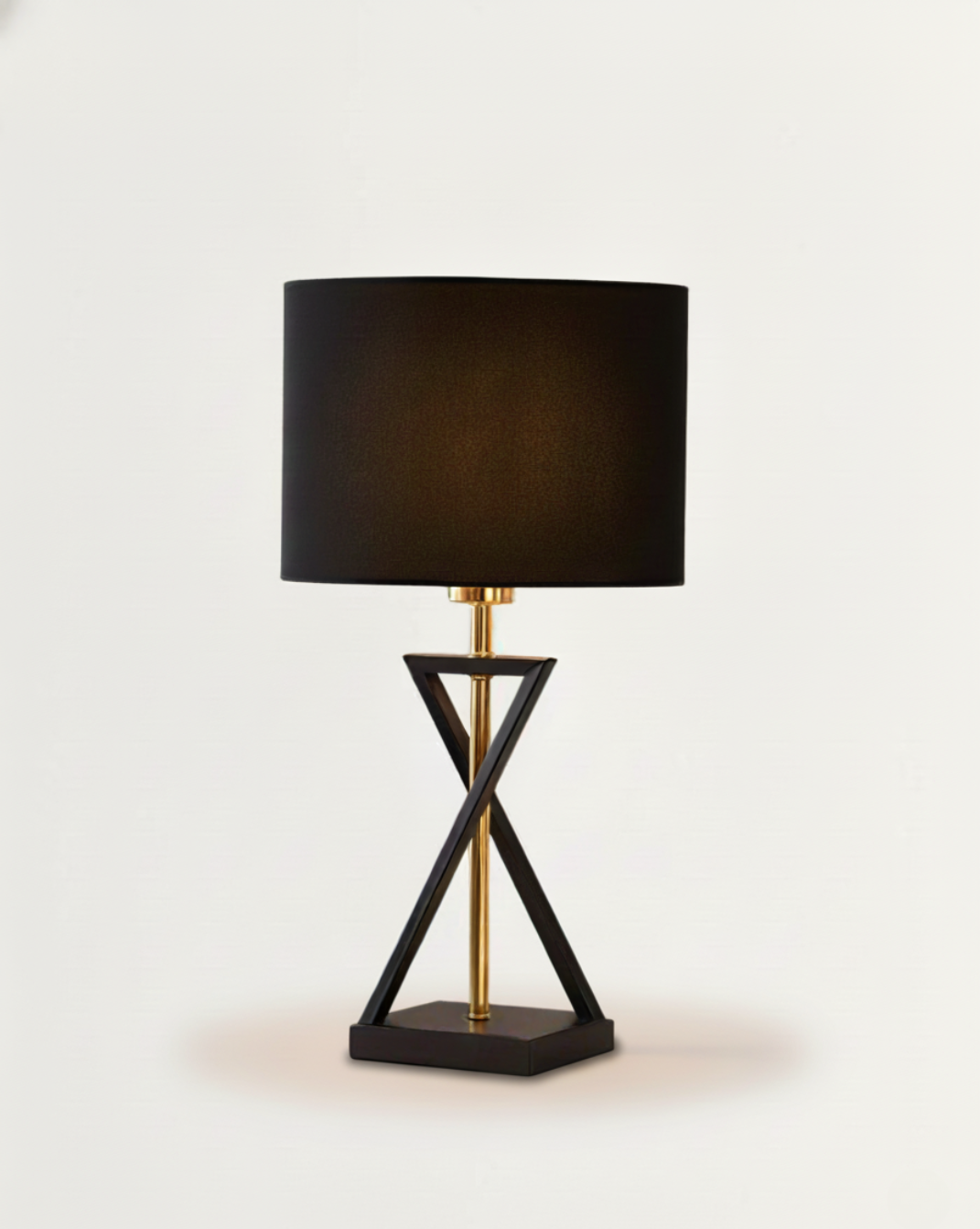 Moderne tafellamp - Tijdloze Verfijning in IJzerdesign