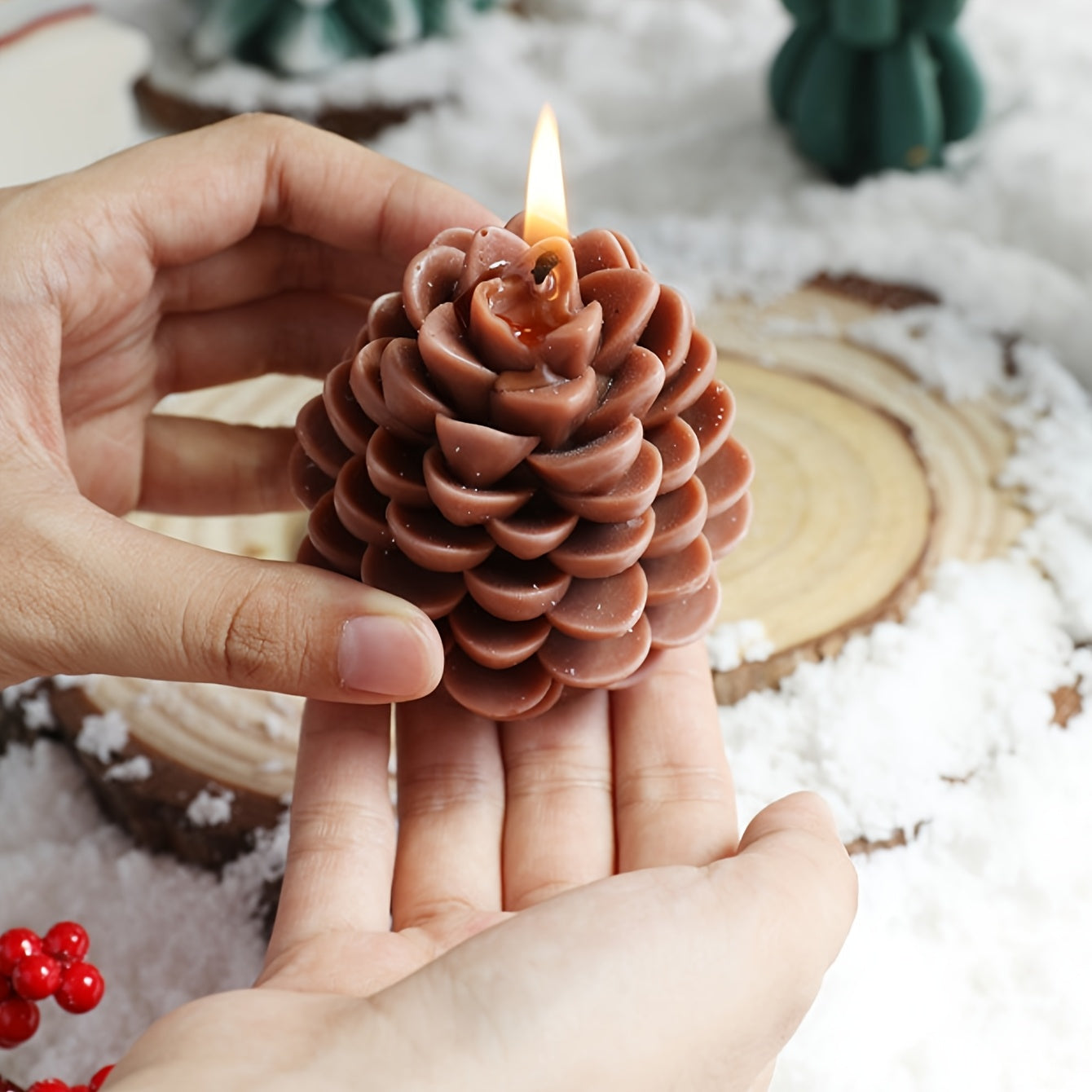 1pc Pijnboomvormige Geurende Kaars - Feestelijke Kerstdecoratie, Vakantiegeschenk, Creatieve Woon- en Kantoordecoratie, Binnen Gebruik, Niet Elektrisch, Geen Containers Nodig, Kerstdecoraties