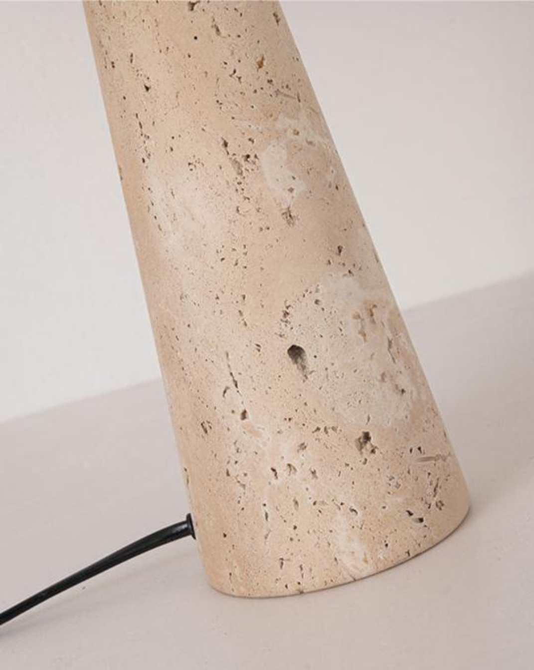 Japandi Travertine Tafellamp - linnen kap