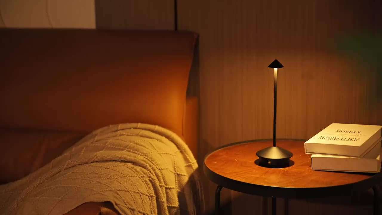 Draadloze LED Tafellamp met Traploze Dimming en Oplaadbare Batterij – Modern Design voor Diverse Kamers